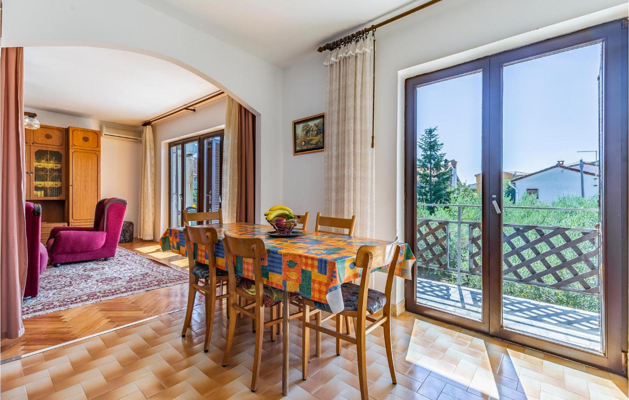 Awesome Apartment In Medulin With Kitchen Exterior foto